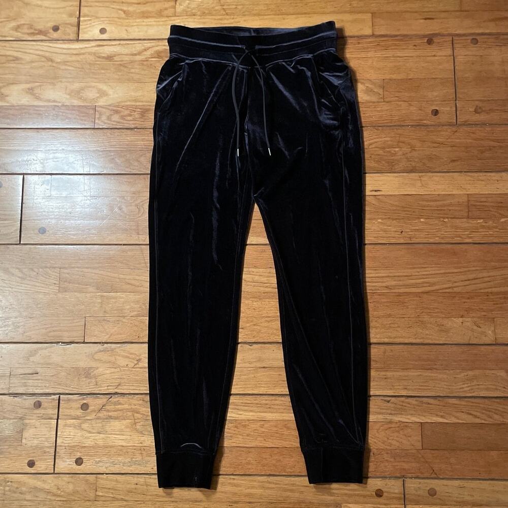 Lululemon Ready to Crush High-Rise Velour Jogger Pants